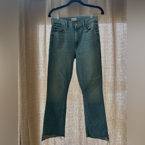 Mother The Insider Crop Step Fray in Fresh Catch Size 28- High Rise
Bootcut - Picture 7 of 16